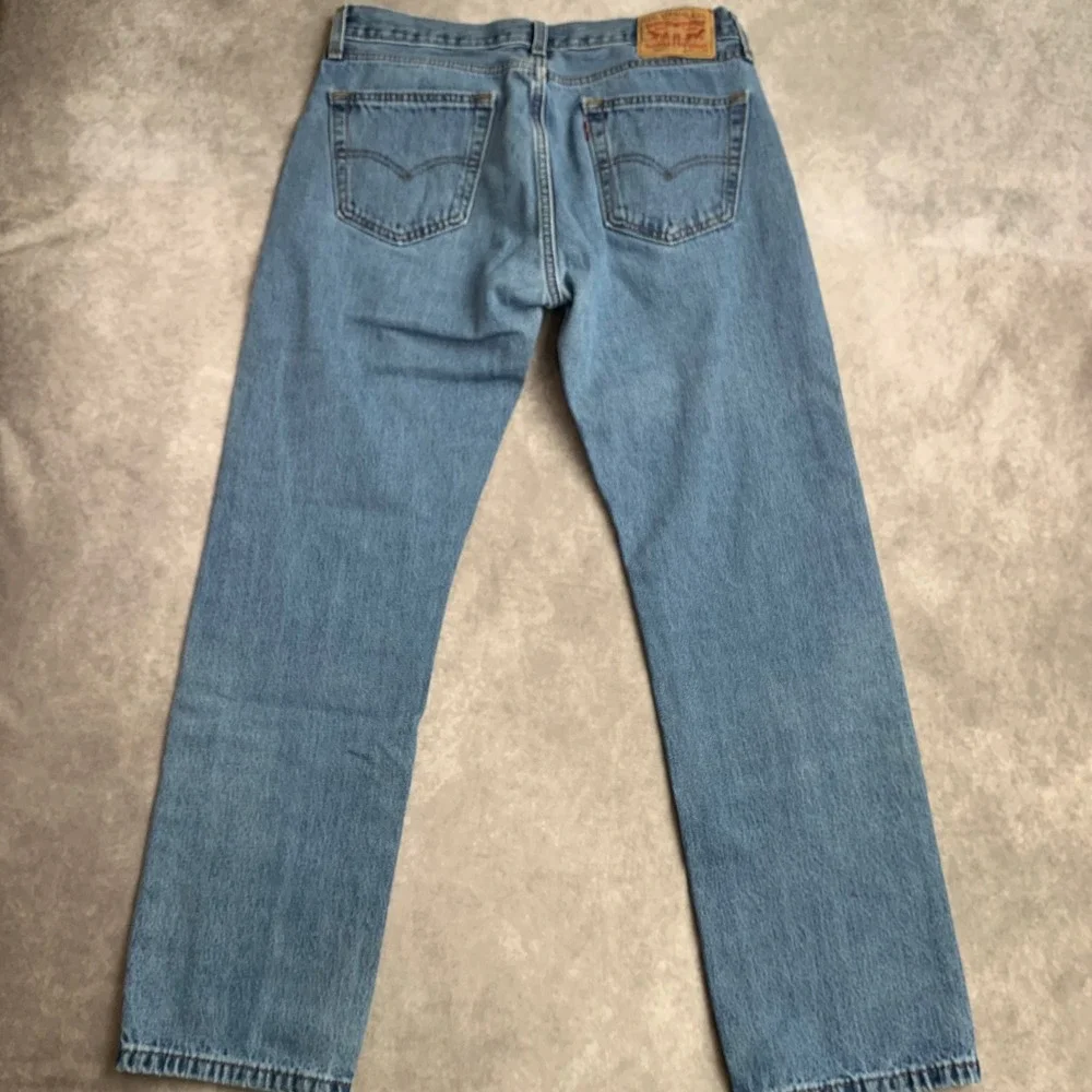 Levis 505 Regular Fit Straight Leg Jeans‎ Mens 34x32 Light Wash Blue Denim 1409